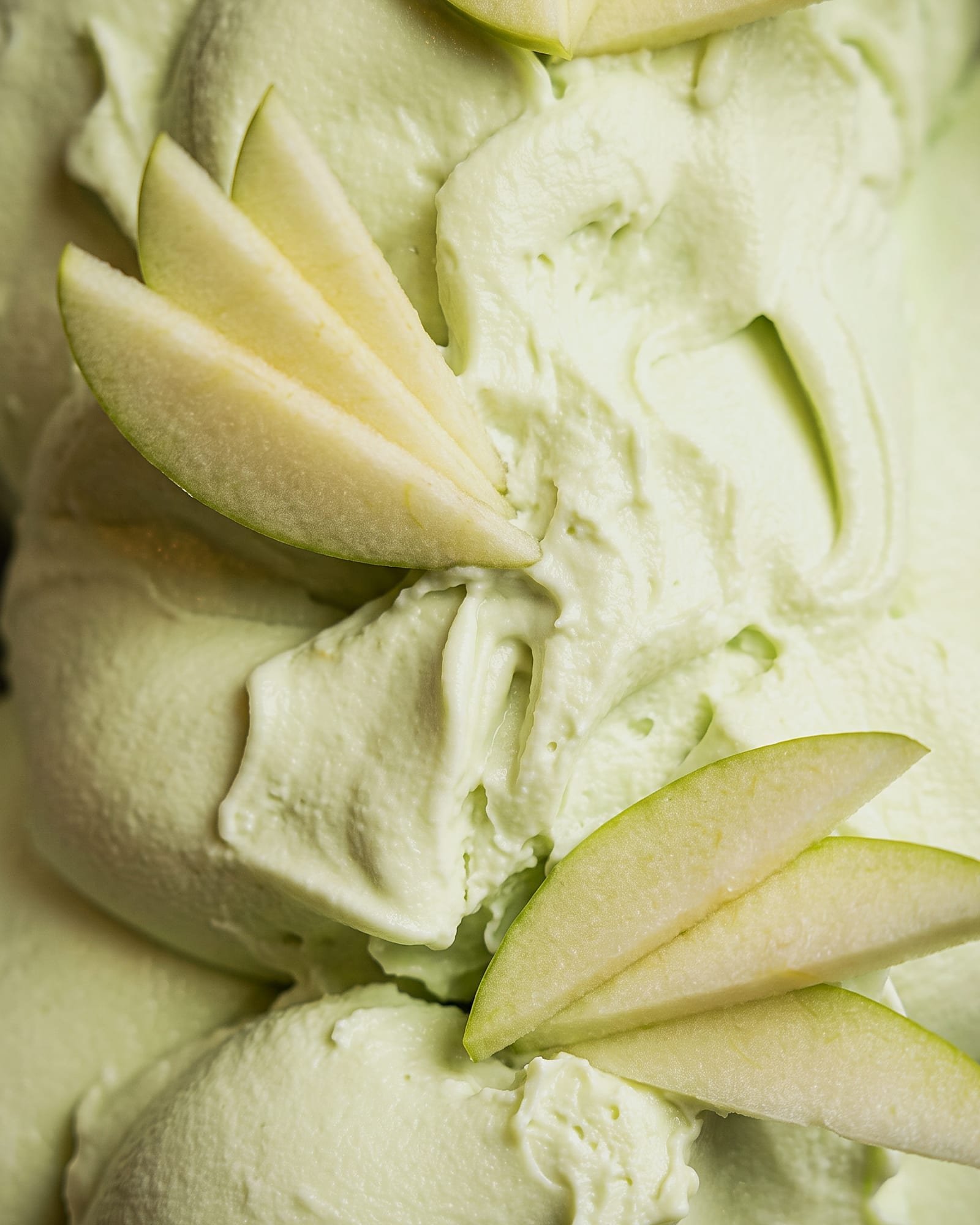 Groene appelsorbet — close-up van het ijs