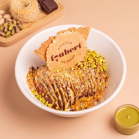 Coupe Dubai chocolate — tan skin