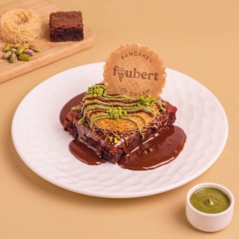 Dubai chocolate brownie — tan skin