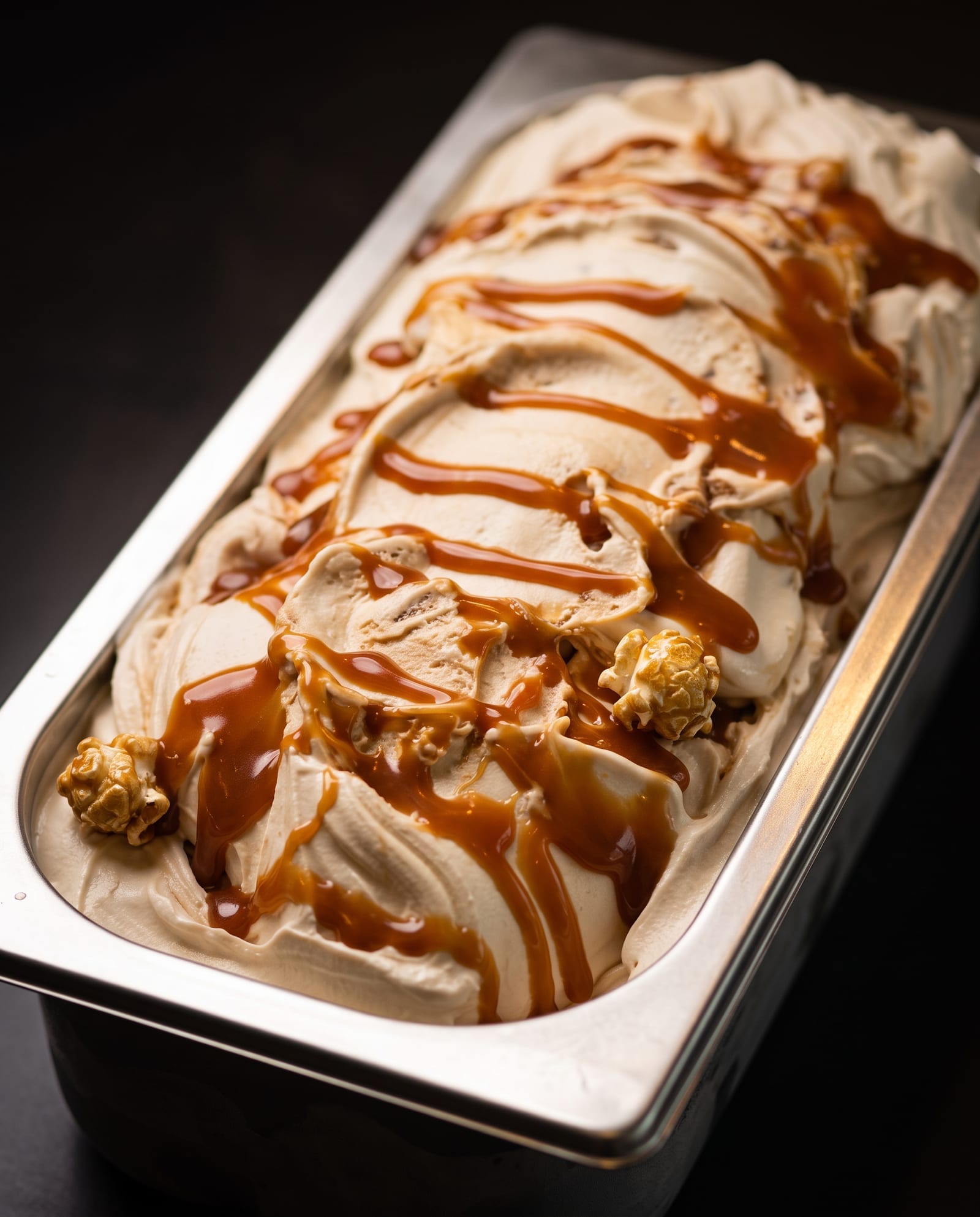 Popcorn zoute caramel — ijsbak in de toog