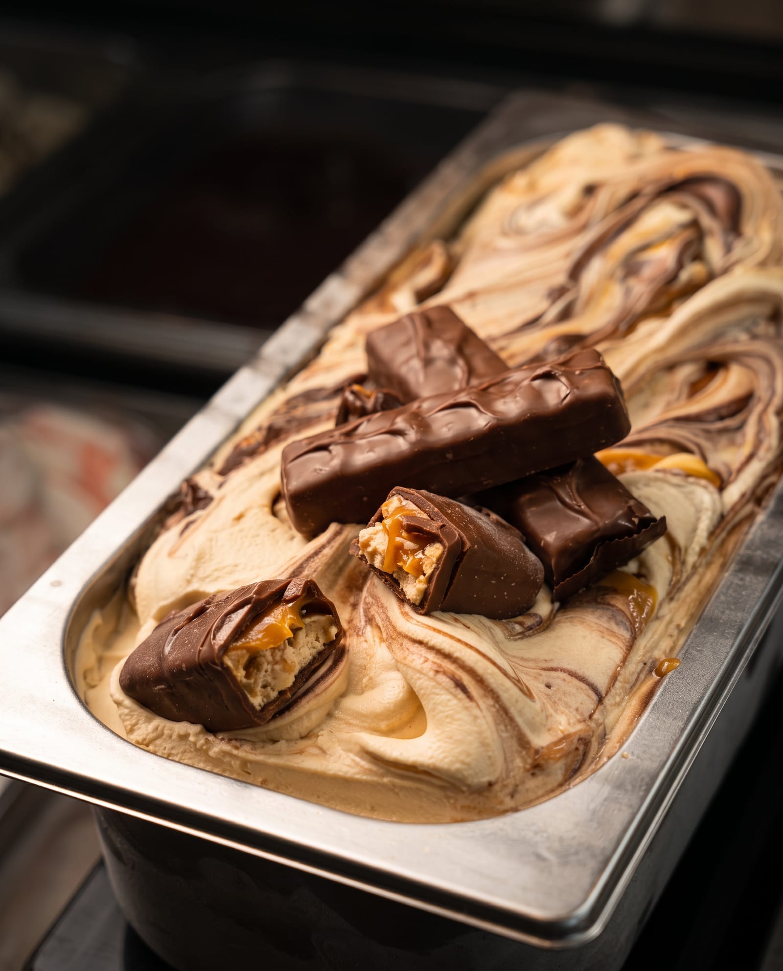 Snickers — ijsbak in de toog