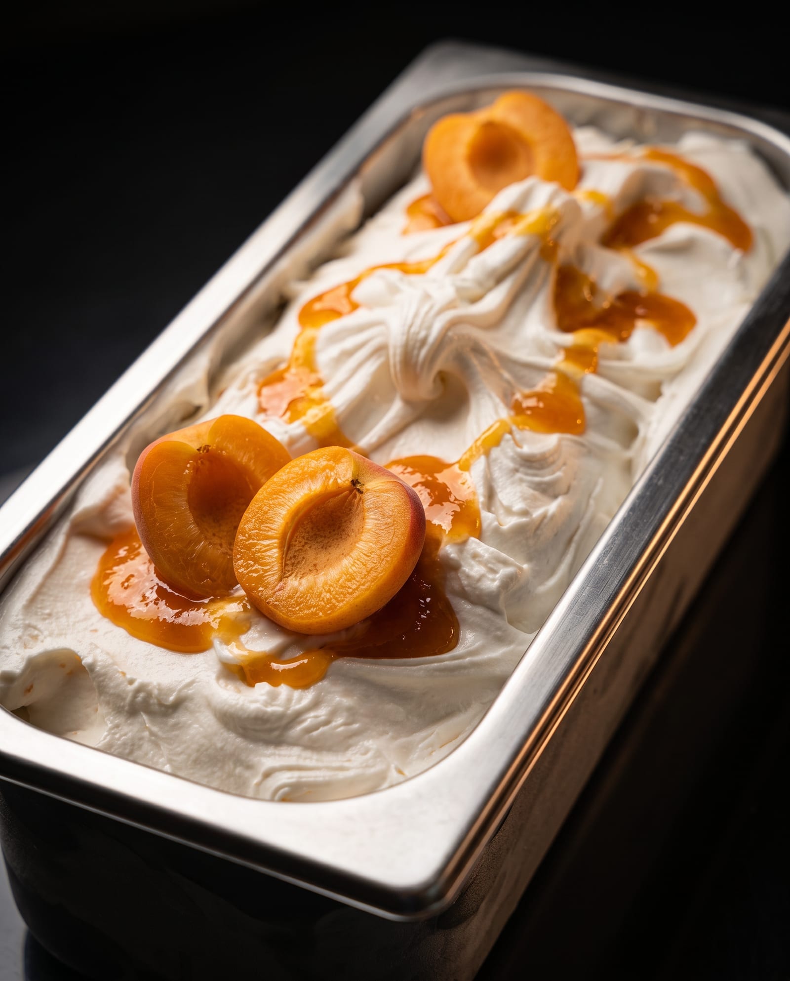 Yoghurt abrikoos — ijsbak in de toog