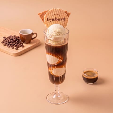 IJsglas café glacé — tan skin