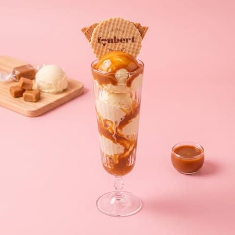IJsglas caramel — roze skin