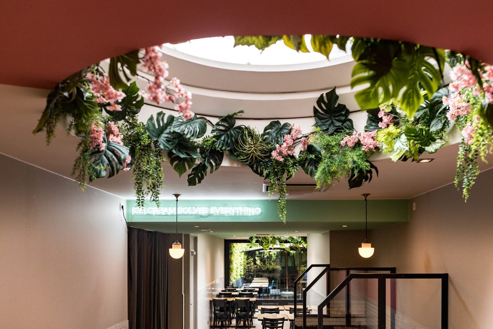 Bloemenboog in het salon