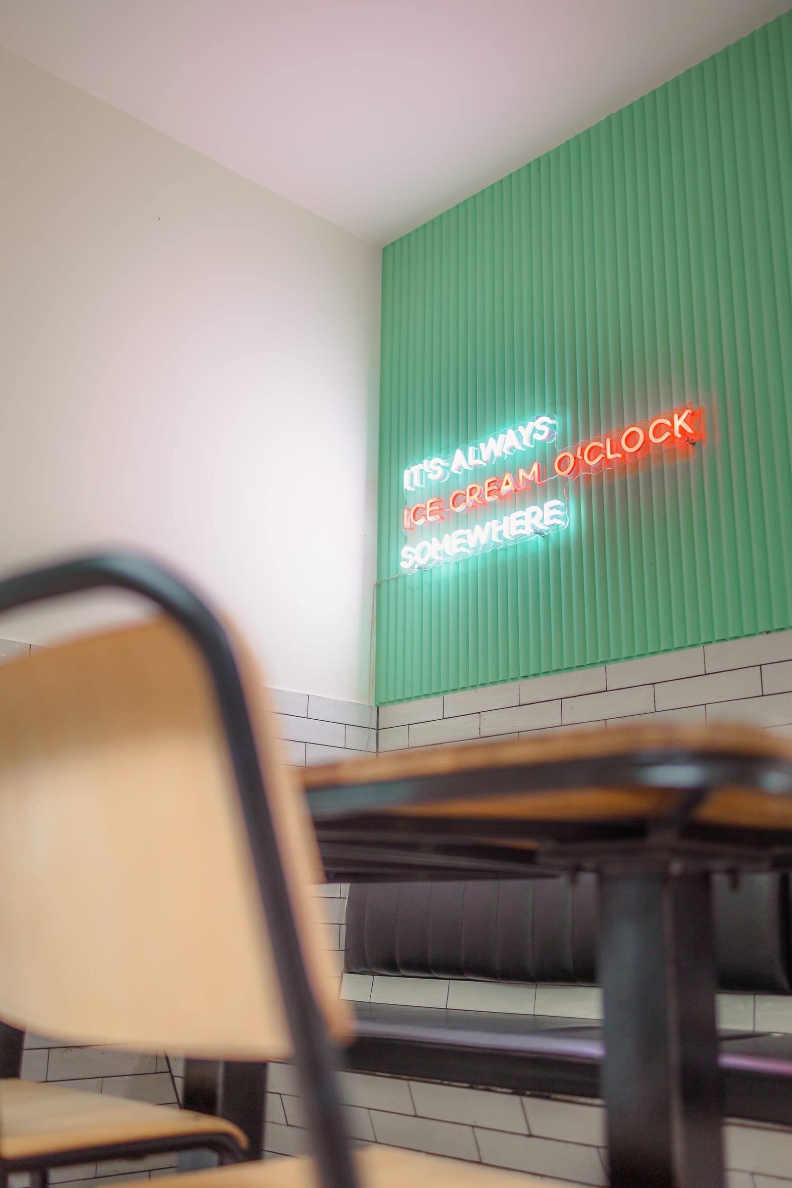 Groene wand met zitplaats