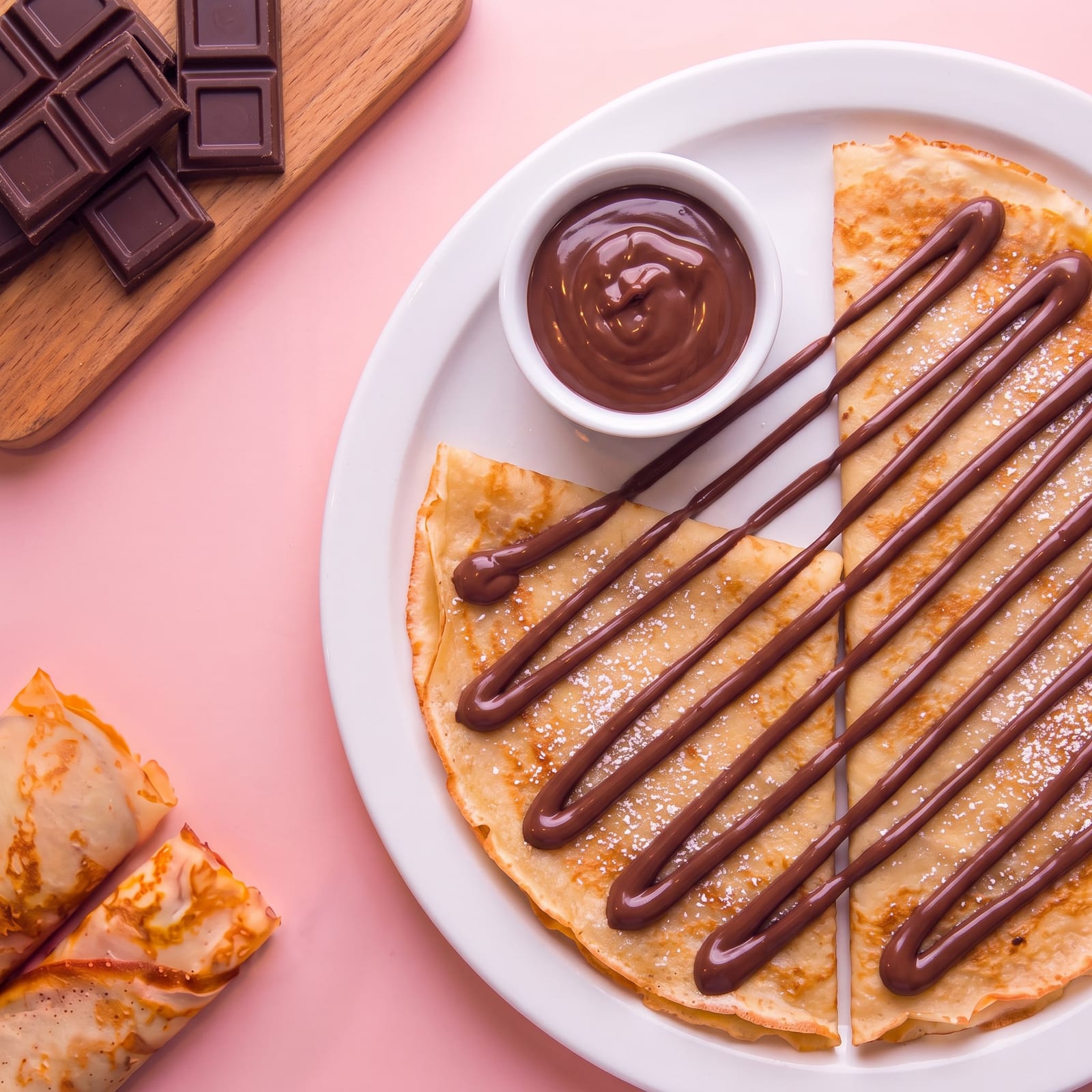 Pannenkoek met chocolade met dipsaus – skin roze